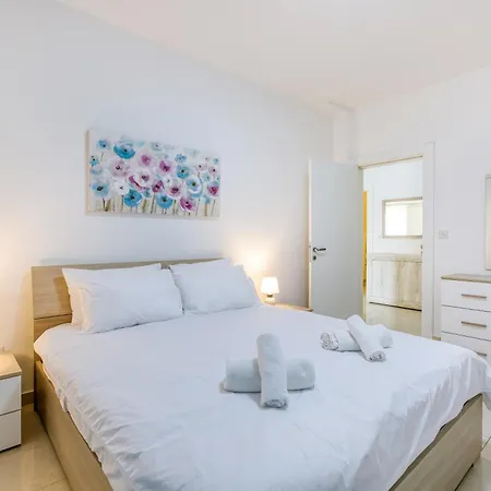 Charming 2br With Private Balcony By 360 Estates Apartment *