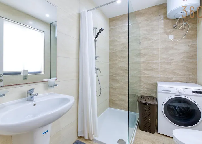 Appartamento Charming 2br With Private Balcony By 360 Estates Pietà