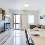 Charming 2br With Private Balcony By 360 Estates Lägenhet