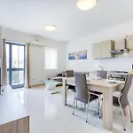 Charming 2br With Private Balcony By 360 Estates Lägenhet