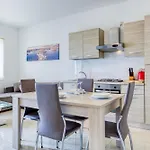 Charming 2br With Private Balcony By 360 Estates
