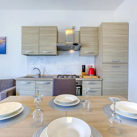 Lägenhet Charming 2br With Private Balcony By 360 Estates *