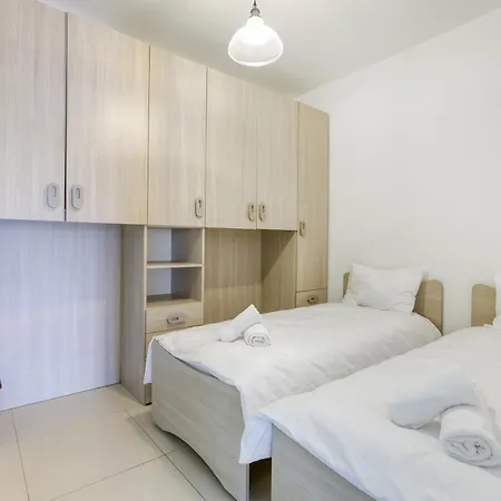 Charming 2br With Private Balcony By 360 Estates דירה