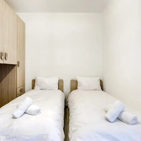 דירה Charming 2br With Private Balcony By 360 Estates