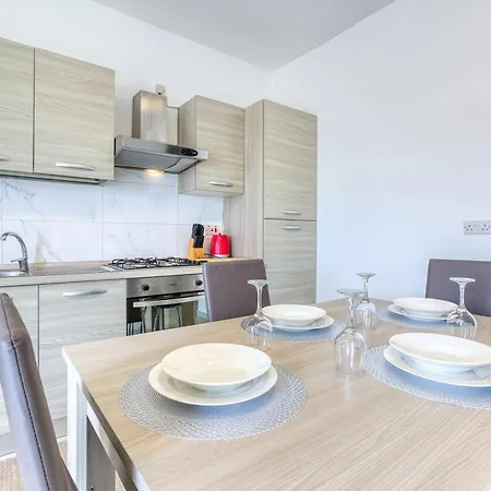 דירה Charming 2br With Private Balcony By 360 Estates