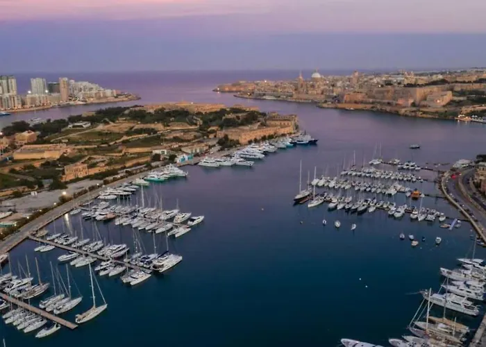 Apartmán Charming 2br With Private Balcony By 360 Estates *